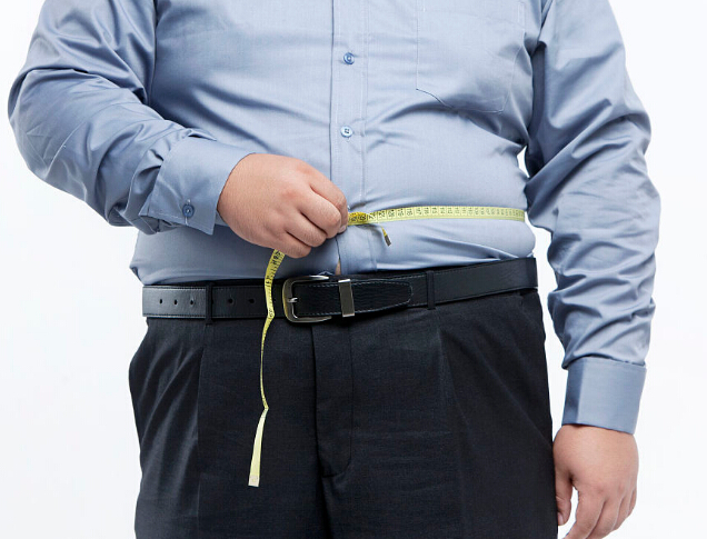 很多人到了中年就开始长胖尤其是男性所以注意饮食很重要